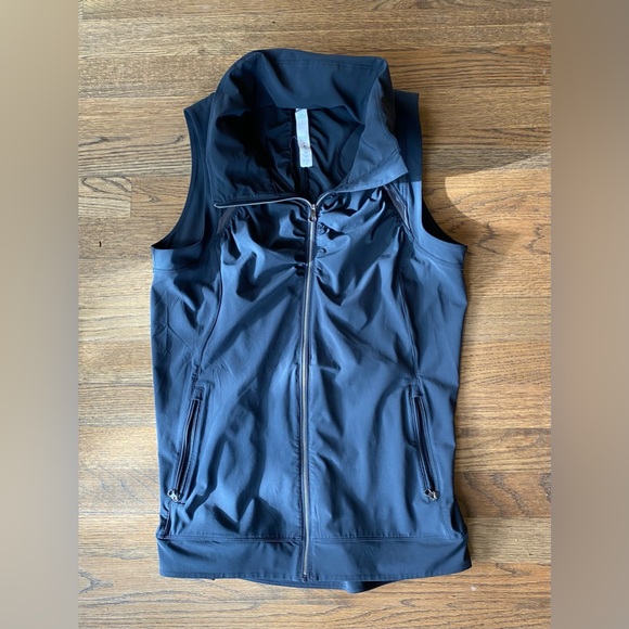 Lululemon on Go the Distance Runners Vest w/ zip-out hood, lightweight, black 8 - Picture 8 of 15